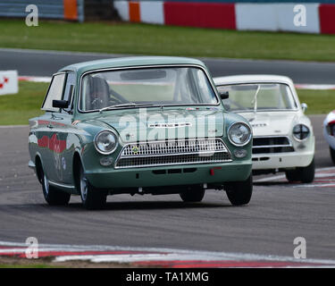 Graham Pattle, Mark Burton, Ford Lotus Cortina, U2TC Trophäe für Pre 66 unter zwei Liter Tourenwagen, Donington historische Festival, Mai 2019, Motor raci Stockfoto