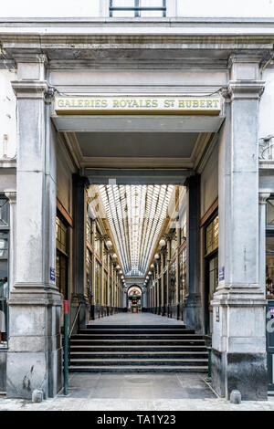 Eingang der Fürsten", Galerie, eine kleinere Seite Galerie Teil der königlichen Saint-Hubert-Galerien Brüssel, Belgien. Stockfoto