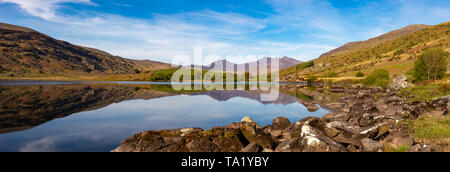 Capel Curig Gwynedd Wales Mai 14, 2019 Schöner refelctions auf die Berge von Snowdonia in Llynnau Mymbyr Stockfoto