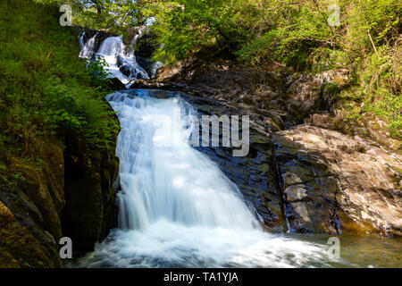 Swallow Falls Betws y Coed Conwy Wales Mai 14, 2019 Am Fluss Llugwy, als sie fällt über Swallow Falls Stockfoto