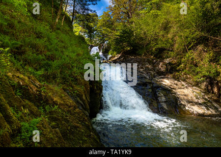 Swallow Falls Betws y Coed Conwy Wales Mai 14, 2019 Am Fluss Llugwy, als sie fällt über Swallow Falls Stockfoto