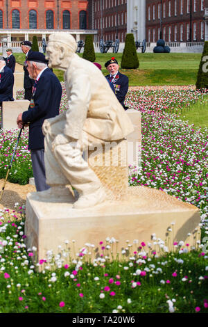 Statue von Bill Pendell MM, der im Dezember 2018 verstarb, wenige Monate, nachdem er von Johannes Everiss in der Vorbereitung für die Installation interviewt Stockfoto