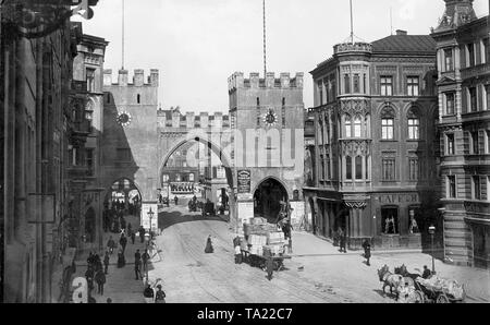 Street Scene mit Fußgängern und Pferdewagen im Zentrum von München in das frühe 20. Jahrhundert (vor 1914). Stockfoto