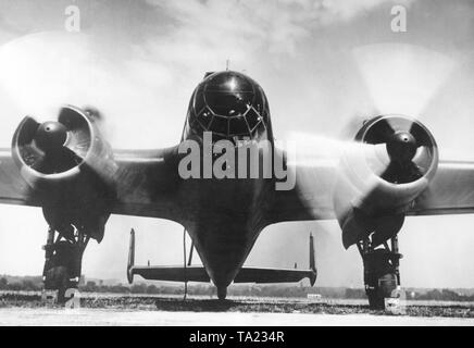 Dornier Do 17 Ausf. M Kampfflugzeuge vor dem Abflug. Undatiertes Foto, vermutlich in den 1930er Jahren. Stockfoto