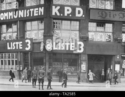 Die Karl Liebknecht In Berlin Alexanderstraße war das Hauptquartier der Kommunistischen Partei Deutschlands (KPD) und der Partei, die Zeitung 'Die Rote Fahne". Am 1. Mai 1929 wurde es nach schweren Straßenschlachten zwischen der Polizei und den KPD-Anhänger geschlossen. Stockfoto