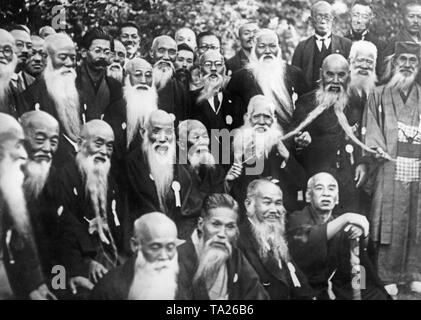 Mitglieder der "Bärtigen Club" in Japan zu ihrem halbjährlichen Treffen in Tokio am 12. Januar 1939. Stockfoto