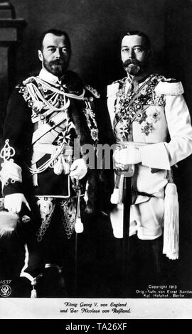 Zar Nikolaus II. von Russland und King George V des Vereinigten Königreichs bei ihrem letzten Treffen im Jahr 1913. Stockfoto