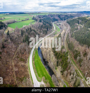 Malerische Berglandschaft. Blick auf den Schwarzwald, Deutschland. Antenne. In der Nähe von Nagold Stockfoto