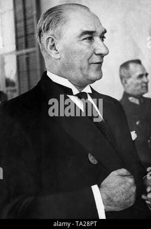 Mustafa Kemal Atatürk (1881-1938, bis 1934 Mustafa Kemal Pascha), Türkische Politiker. 1922 schaffte er das Sultanat und Kalifat und proklamierte die Republik. Ab 1923 war er der erste Präsident der Türkei. Stockfoto