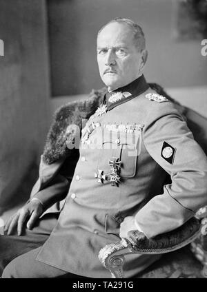 Franz Ritter von Epp (1868-1946), Gouverneur in Bayern, in der Uniform eines Generalleutnants der Reichswehr. Foto: Franz Grainer. Stockfoto