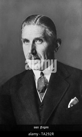 Franz von Papen (1879-1969), deutscher Politiker und Bundeskanzler. Undatiertes Foto, vermutlich aus den 50er Jahren. Stockfoto