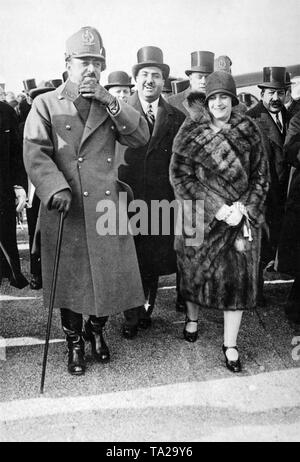 Amanullah Khan (1892-1960), König von Afghanistan und seine Frau, Königin Soraya. Stockfoto