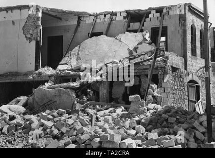 Am Ende der 1930er Jahre während des Arabischen Aufstands: ein Haus, das durch das Britische Mandat Stromversorgung durchgebrannt war. Stockfoto