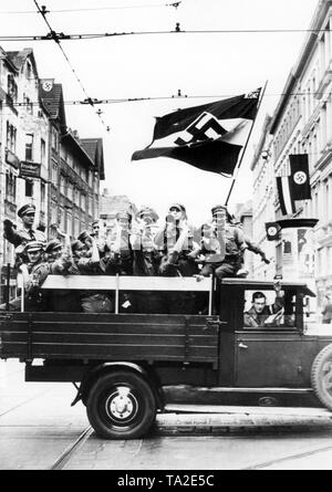 Porpaganda Fahrzeug der Berliner Hitler Jugend während einer Kampagne Reise vor den Reichstagswahlen im März 1933. Stockfoto