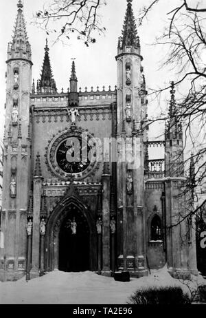 Kirche in der Umgebung von Peterhof. Foto der Propaganda Firma (PK): kriegsberichterstatter Schuerer. Stockfoto