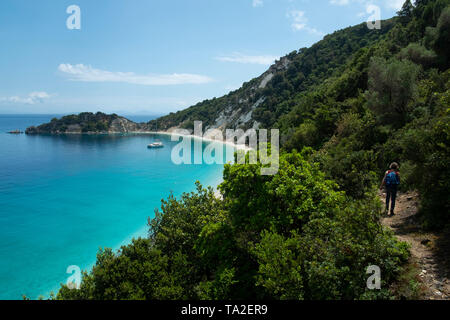 Gidaki Beach in der Nähe von Vathy, Ithaka, Griechenland. Ithaka Ithaka Ithaka oder ist eine griechische Insel im Ionischen Meer westlich von kontinentalen Griechenland. Ithacas main Insel hat eine Fläche von 96 Quadratkilometern. Es ist die kleinste der sieben großen Ionischen Inseln. Stockfoto