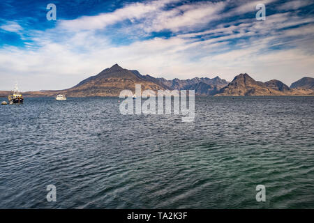 Suchen von Elgol, Isle of Skye, über Loch Scavaig auf die Cuillin Mountains. Stockfoto