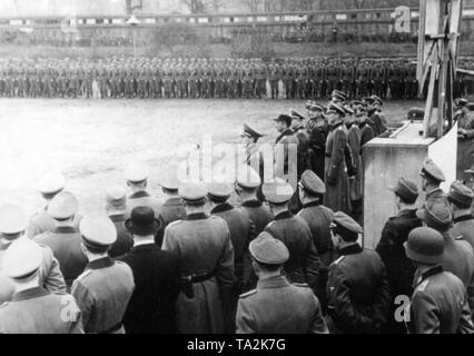 Joseph Goebbels übernimmt die 'Grossdeutschland' ('große Deutschland') guard Regiment. Stockfoto