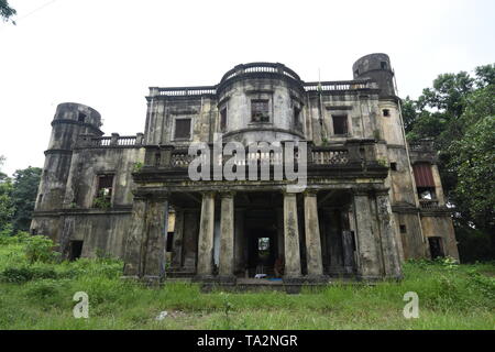 Nördliche Ansicht des Roxburgh Haus an AJC Bose indische Botanischer Garten, Howrah, Kolkata, Indien. Stockfoto