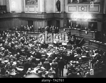 Die Preußischen Landtags (dritte legislaturperiode) in Berlin bei der Abschlussveranstaltung in der Vorstandsetage. Stockfoto