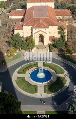 Stanford University, Stanford, CA - Dezember 9, 2017: eine Luftaufnahme Leland Stanford Junior University, einer privaten Forschung an der Universität in Stanford, Ca Stockfoto