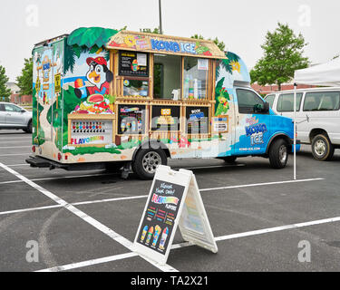 Kona Eis Schnee Kegel oder rasiert Eis Lkw an ein Bauernmarkt in Montgomery Alabama, USA. Stockfoto