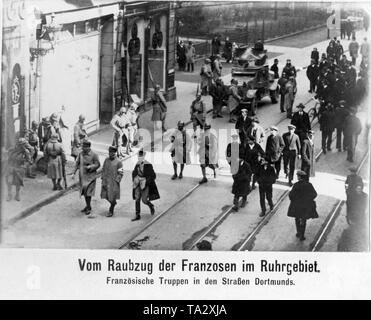 Die französischen Soldaten waren oft in deutschen Städten im Westen in der Zeit der Besetzung des Ruhrgebietes durch die Franzosen gesehen. Stockfoto