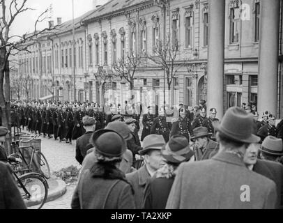 Demonstration in Bratislava gegen die tschechoslowakische Regierung. Die erste slowakische Republik wurde auf Hitlers Befehl im März 1939 gegründet, und Böhmen und Mähren wurden von der Wehrmacht besetzt. Stockfoto