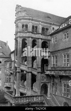 Blick auf den Grossen Wendelstein (große Treppe Turm), die Renaissance Treppe von Schloss Hartenfels in Torgau an der Elbe in Sachsen. Stockfoto