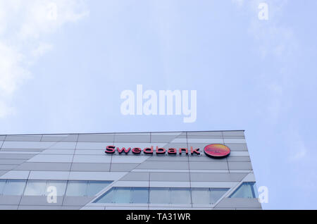 Stockholm, Schweden, 18. Mai 2019. Ein Blick von aussen auf die schwedische Bank Swedbanks Hauptsitz in Sundbyberg außerhalb von Stockholm. Stockfoto