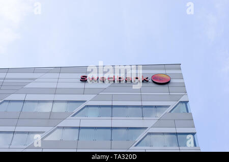 Stockholm, Schweden, 18. Mai 2019. Ein Blick von aussen auf die schwedische Bank Swedbanks Hauptsitz in Sundbyberg außerhalb von Stockholm. Stockfoto