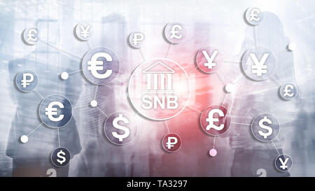 Verschiedenen Währungen auf einem virtuellen Bildschirm. SNB. Schweizerische Nationalbank Stockfoto