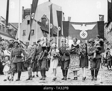 Deutsche Soldaten März in Als (Tschechische Stadt). Stockfoto