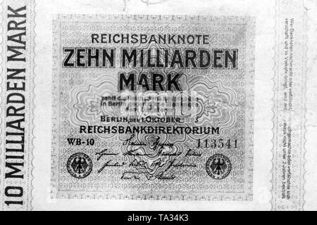 Aufgrund der steigenden Inflation Banknoten mit astronomischen Geldwert ausgestellt werden. Stockfoto