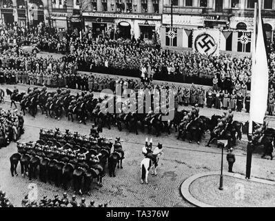 Nach der deutschen Truppen in Prag, eine militärische Parade statt am Wenzelsplatz. Die Wehrmacht besetzten Böhmen und Mähren am 15. März 1939 und des Protektorats Böhmen und Mähren wurde gegründet. Stockfoto