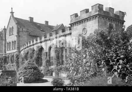 Blick auf den glasgang der "Gneisenau Burg Sommerschenburg in Sommersdorf, Preußen. Vor 1945 wurde die Burg von den Nachkommen von Feldmarschall August Wilhelm Antonius Graf Neidhardt von Gneisenau. Stockfoto