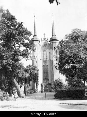 Dies ist ein Foto von der Kathedrale von Oliwa in Danzig. Es ist der Heiligen Dreifaltigkeit, Jungfrau Maria und der hl. Bernhard gewidmet. Die dreischiffige Basilika am Ende des 12. Jahrhunderts von den Zisterziensern errichtet und gehörte zu einem Kloster. 1925, mit der Gründung der Diözese von Papst Paul VI., wurde die Kirche für die Würde einer Kathedrale erhoben. Stockfoto