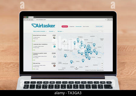 Ein Apple Macbook zeigt die Airtasker Website (nur redaktionelle Nutzung). Stockfoto