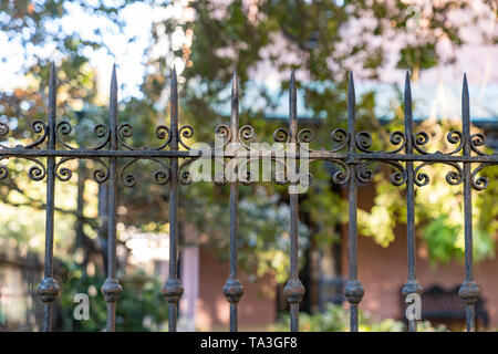 Reich verzierten schmiedeeisernen Zaun in Savannah, Georgia Stockfoto