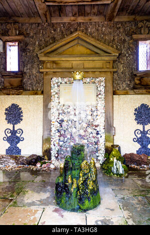 Die tanzenden Crown Fountain innerhalb des Oberon Palast an Sammler Earl's Garten, Arundel Castle, Großbritannien Stockfoto