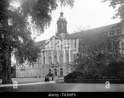 Das Kammergericht (Kammer Gericht) in der lindenstraße am Kleistpark in Berlin. Heute ist das Gebäude ein denkmalgeschütztes Gebäude und Häuser die Hauptverwaltung von verschiedenen rechtlichen Institutionen, sowie das Jüdische Museum. Stockfoto