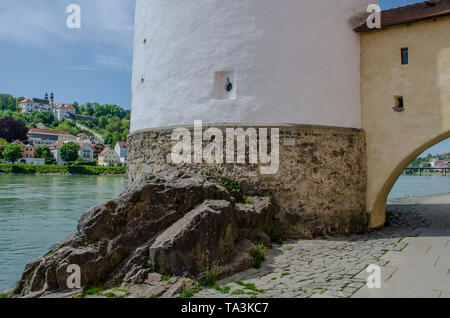 Stadt der drei Flüsse - Eine der schönsten Städte in Deutschland, Passau liegt am Zusammenfluss der Flüsse Donau, Inn und Ilz gelegen. Stockfoto