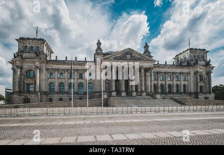 Berlin, Deutschland - Mai, 2019: Der Reichstag, Sitz des deutschen Parlaments (Deutscher Bundestag) Stockfoto