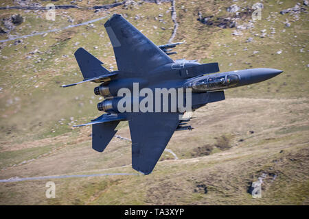Ein USAF F-15 Strike Eagle Mach Schleife durchläuft während der Ausbildung. Stockfoto