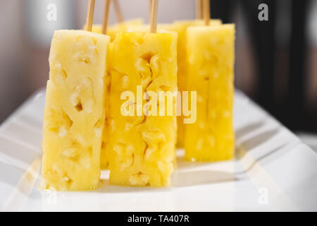 Nahaufnahme frische Ananas Eis stick Stockfoto
