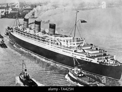 Die "Queen Mary" in den Hafen von Southampton. Stockfoto