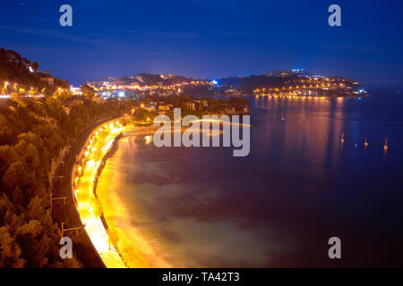 Cap Ferrat Halbinsel Abendlicher Blick von Villefranche sul Mer, eine herrliche Landschaft der Côte d'Azur, Alpes Maritimes Departement von Frankreich Stockfoto