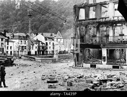 Blick auf die zerstörte Häuser in der französischen Stadt Sedan, Mai 1940. Foto: kriegsberichterstatter Schaefer. Stockfoto
