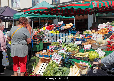Doncaster Markt Obst und Gemüse Stall-k.d. Davis & Söhne Award Gemüsehändler Gewinnen Stockfoto