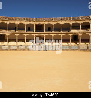 Ronda, Andalusien, Spanien - 16. März 2019: Innenraum und Galerie der historischen Stierkampfarena in Ronda, Spanien Stockfoto